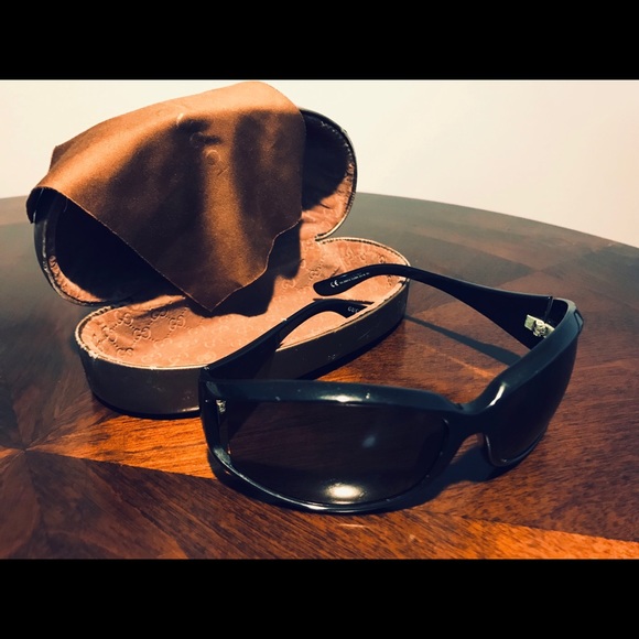 Women’s sunglasses main image 4